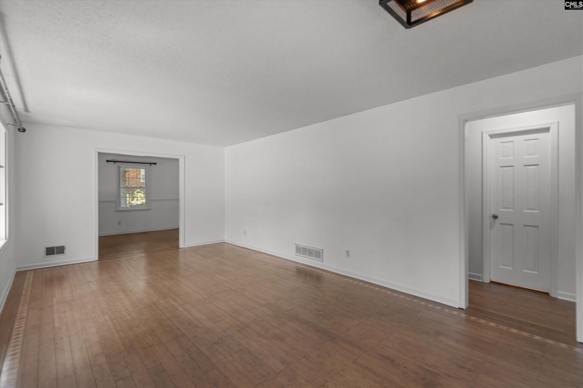 1323 Redwood Drive Photo 7