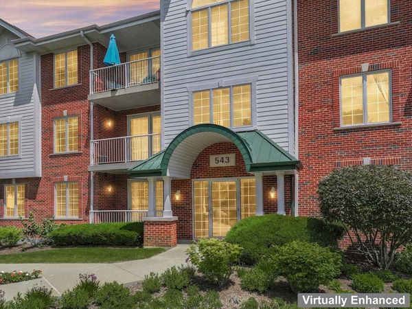 543 N Hough Street , Unit 104, Barrington, IL 60010