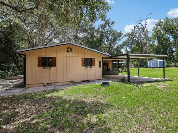 212 DOGWOOD Drive, Interlachen, FL 32148