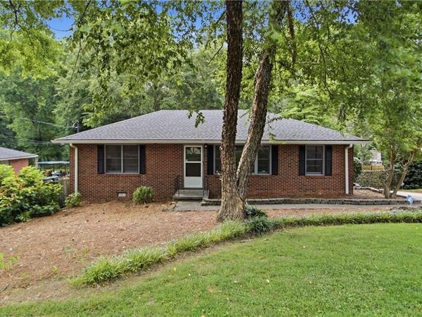 106 Larose Circle SE, Marietta, GA 30060