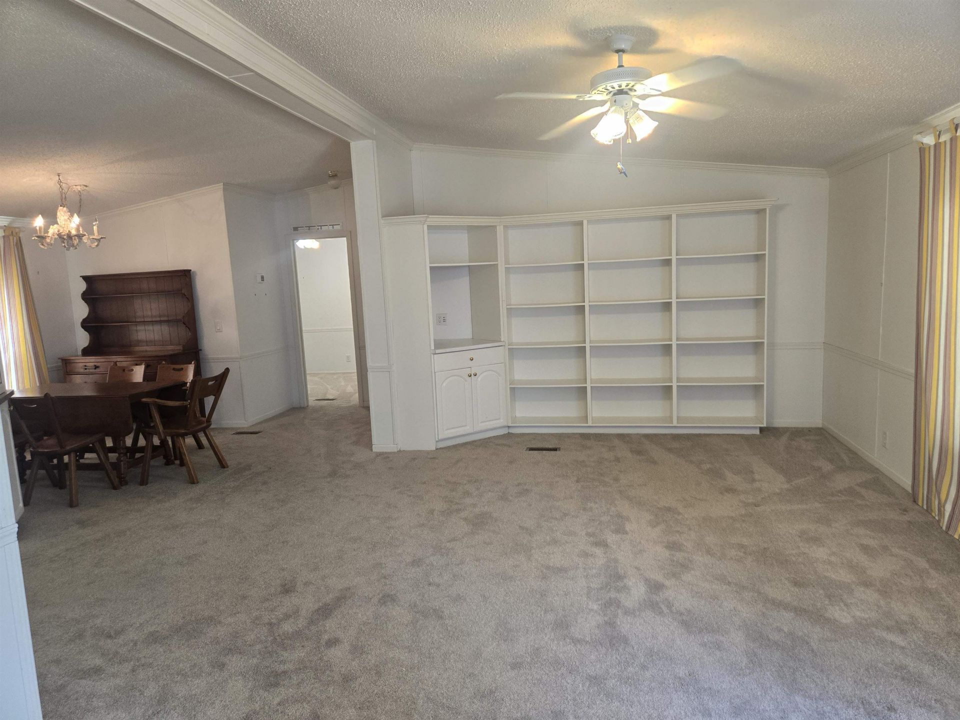 451 E Banks Dr.  Photo 11