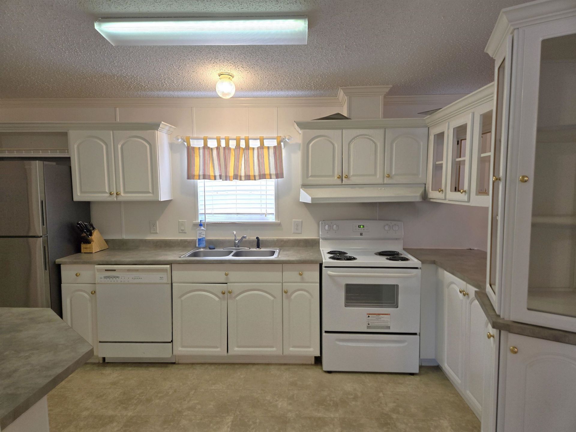 451 E Banks Dr.  Photo 17