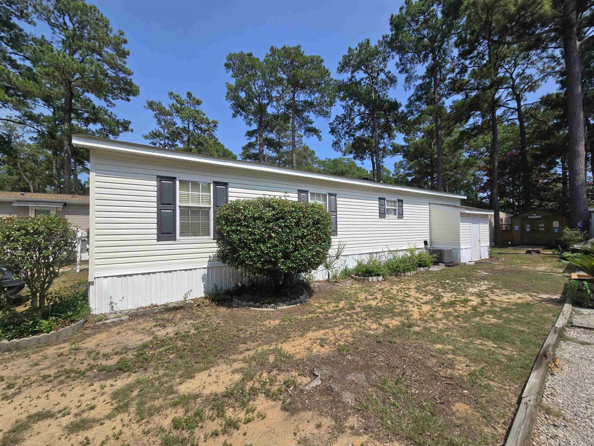451 E Banks Dr.  Photo 4