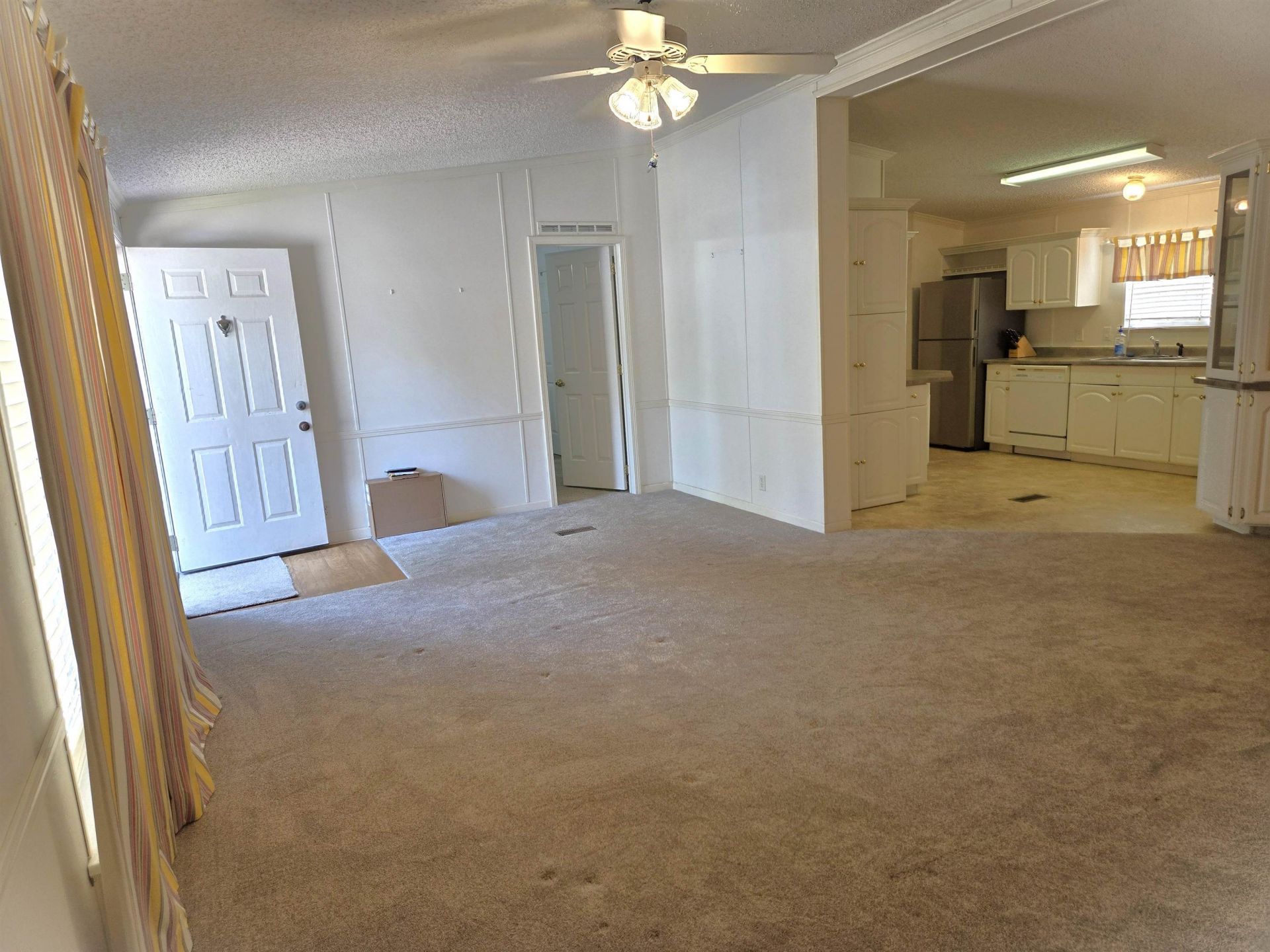 451 E Banks Dr.  Photo 8