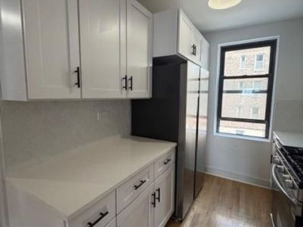445 W 240th Street , Unit 3M, Bronx, NY 10463