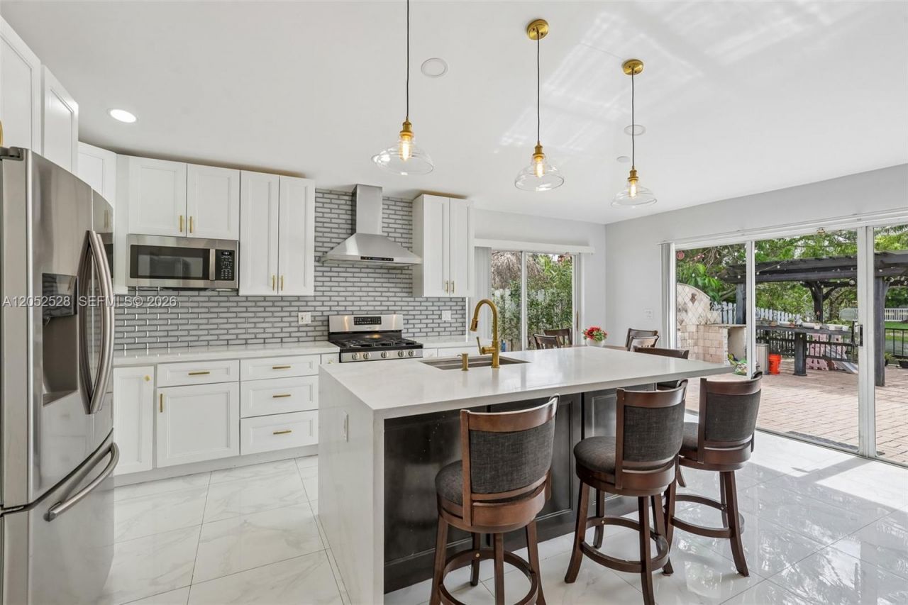 13412 NW 6th Dr , Plantation, FL 33325 Photo