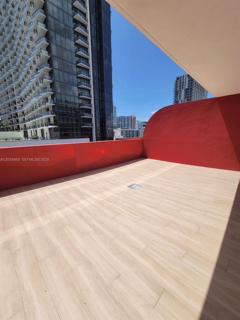 90 NE 32 , Unit 609, Miami, FL 33127 Photo