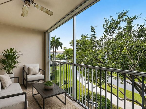 12500 SW 5th Ct, Unit 311M, Pembroke Pines, FL 33027