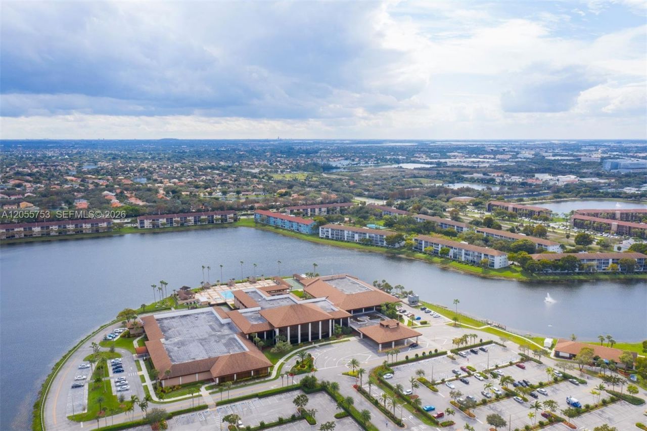 12500 SW 5th Ct, Unit 311M, Pembroke Pines, FL 33027 Photo