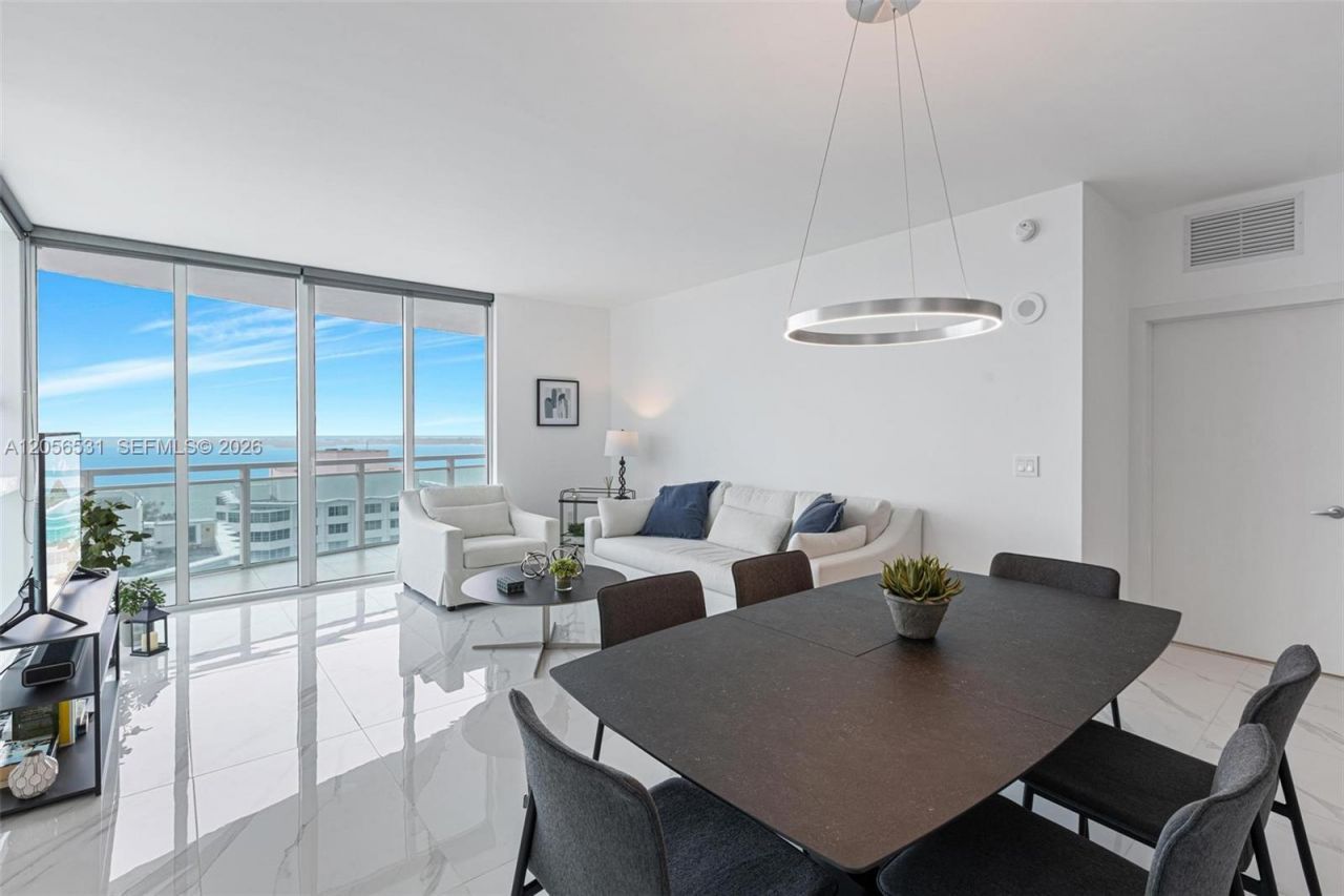 950 Brickell Bay Dr , Unit 2210, Miami, FL 33131 Photo