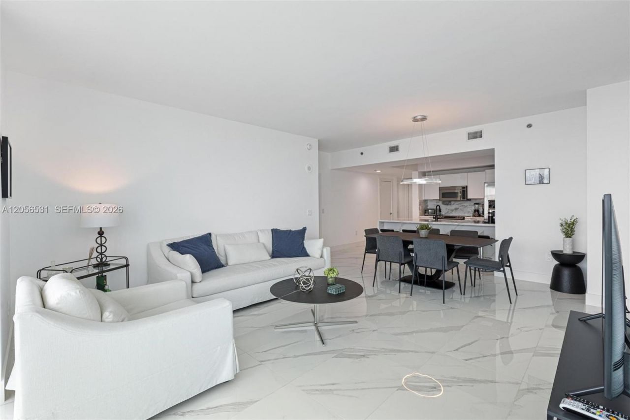 950 Brickell Bay Dr , Unit 2210, Miami, FL 33131 Photo