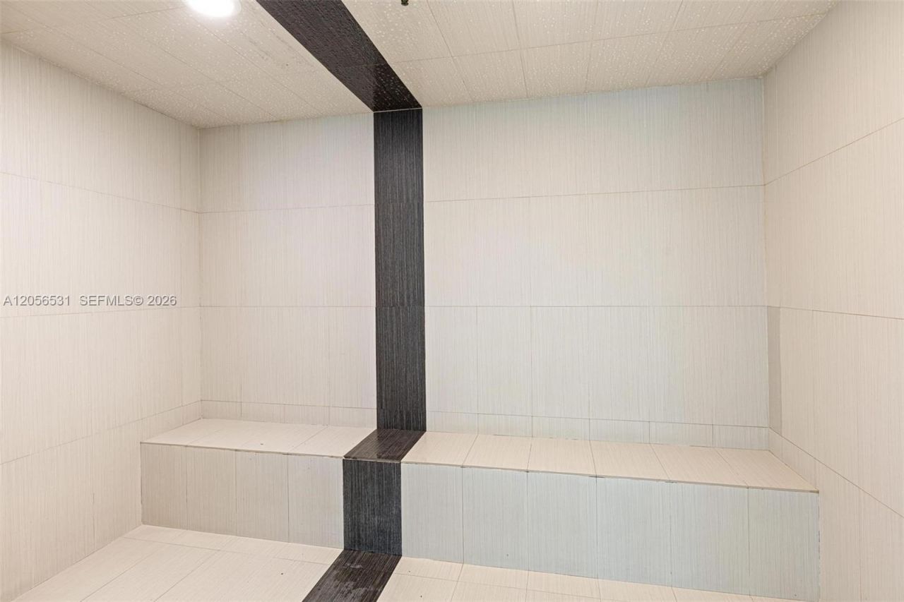 950 Brickell Bay Dr , Unit 2210, Miami, FL 33131 Photo