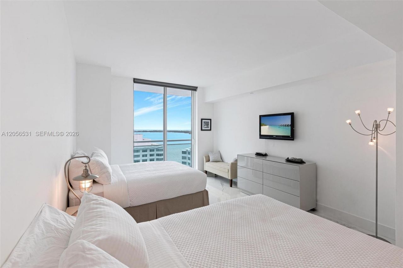 950 Brickell Bay Dr , Unit 2210, Miami, FL 33131 Photo