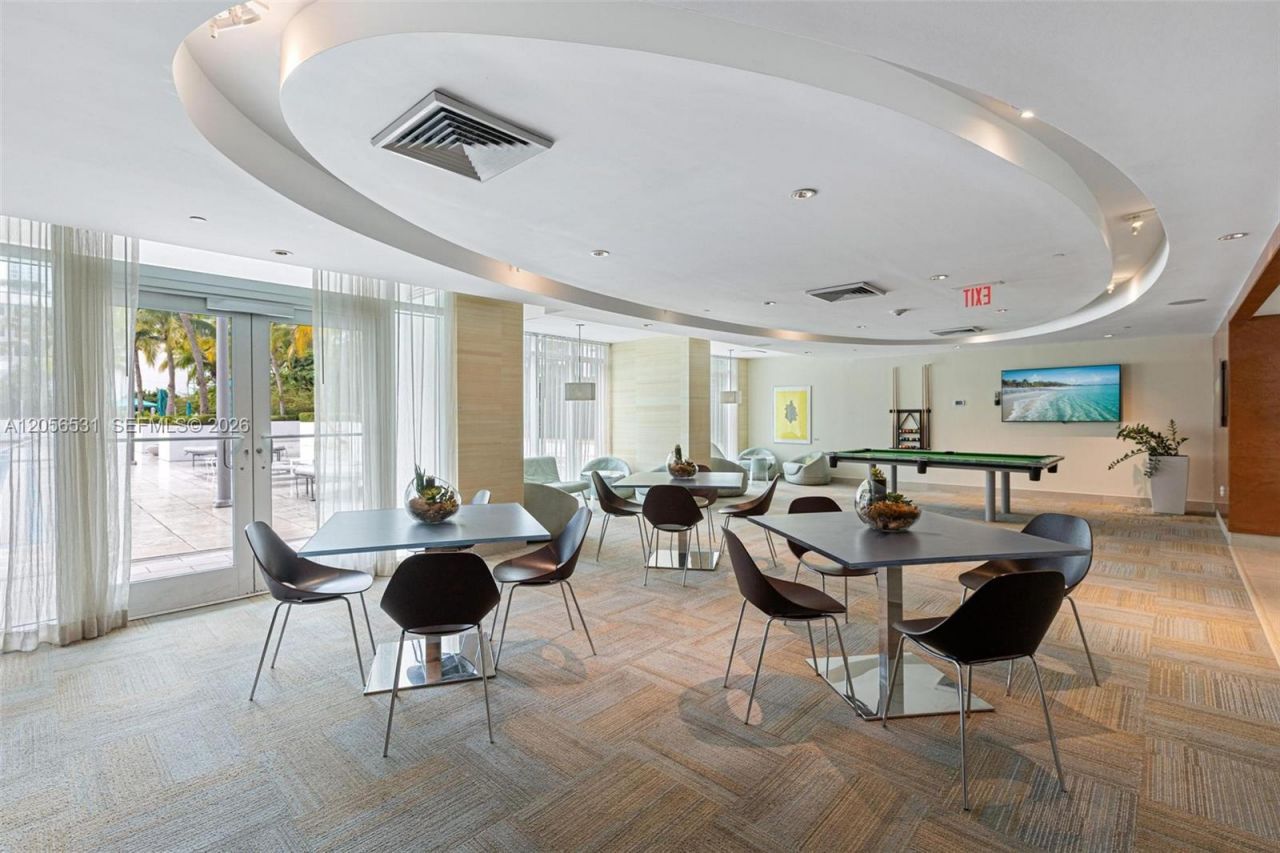 950 Brickell Bay Dr , Unit 2210, Miami, FL 33131 Photo