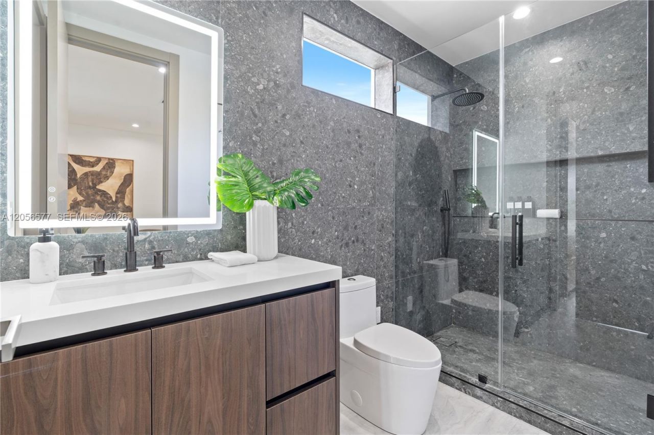 1234 NE 17th Ter, Fort Lauderdale, FL 33304 Photo