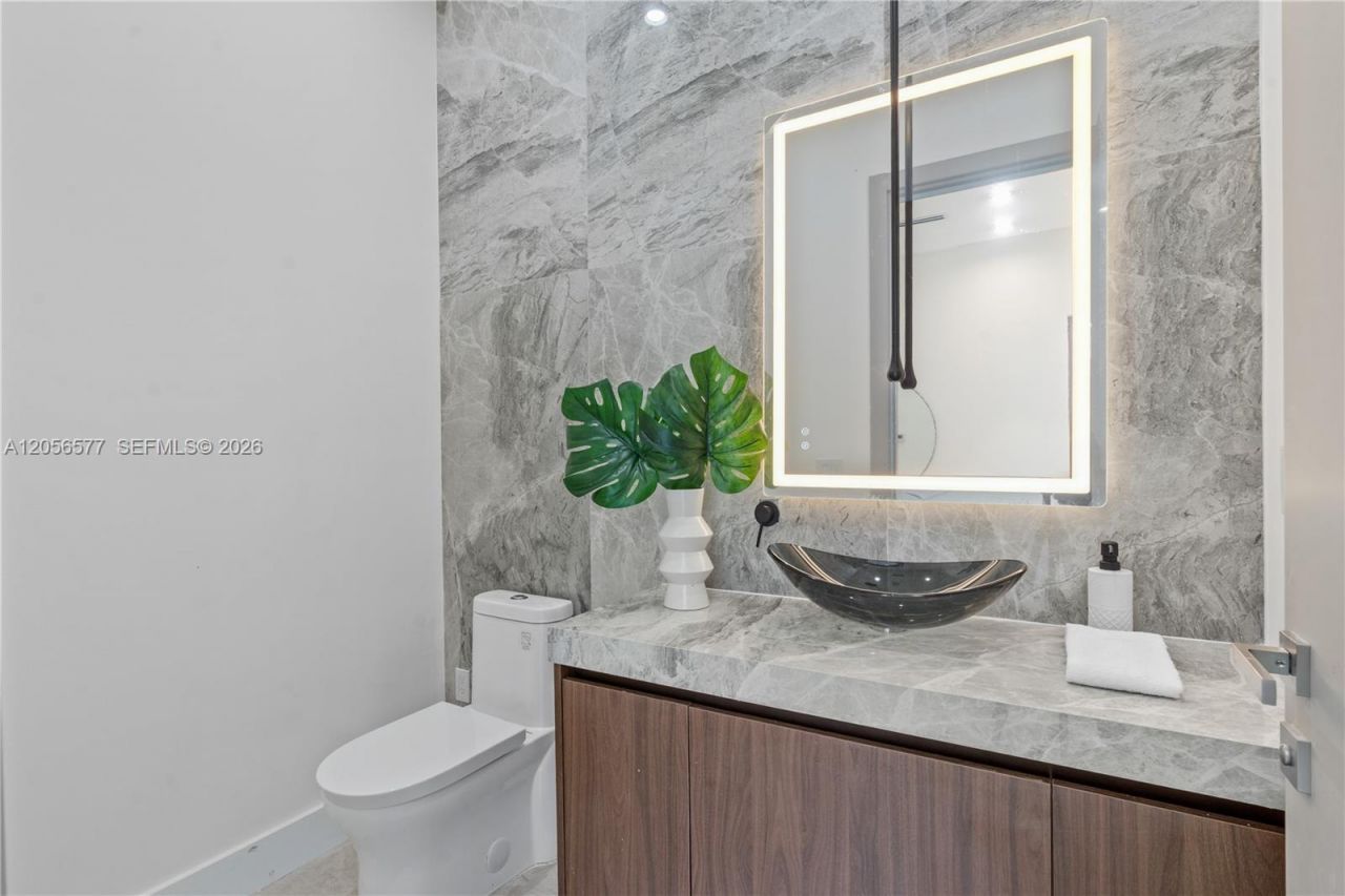 1234 NE 17th Ter, Fort Lauderdale, FL 33304 Photo