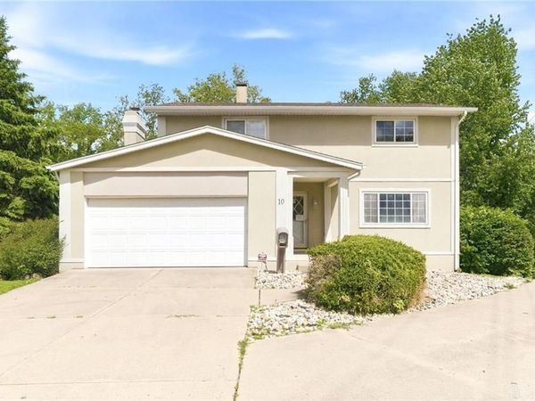 10 Fairway Drive, Springboro, OH 45066