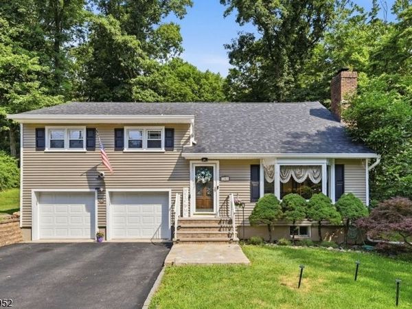 5 La Malfa Rd, Randolph, NJ 07869