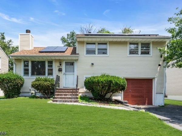 757 River Rd, Rahway, NJ 07065