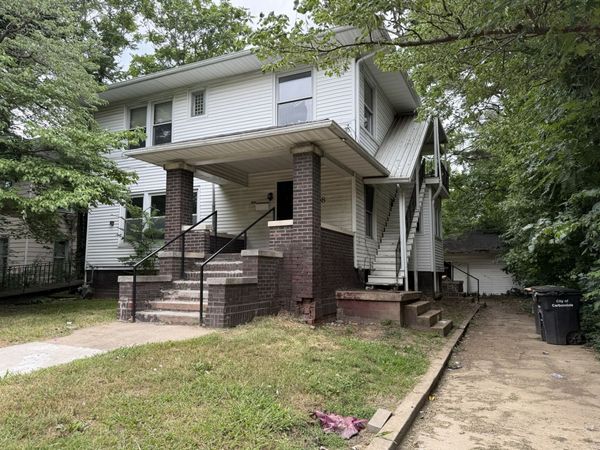 608 W Main Street , Carbondale, IL 62901