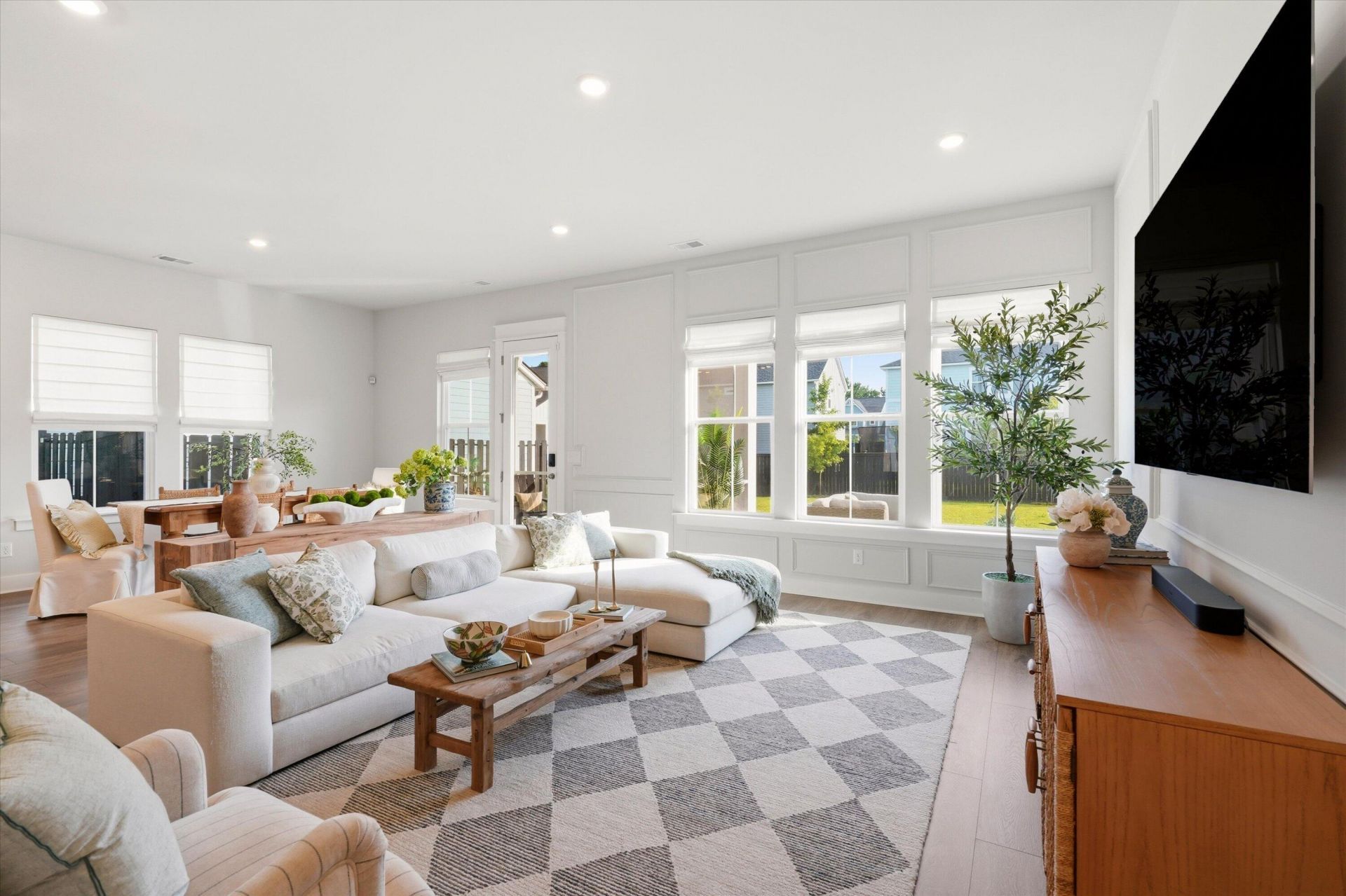 131 Archdale Street Photo 8