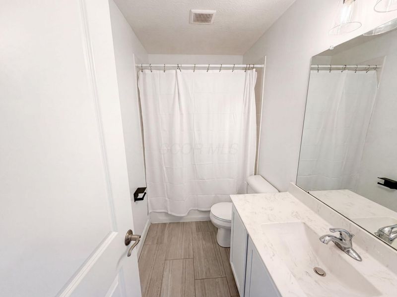 10060 New California Drive , Plain City, OH 43064 Photo 16