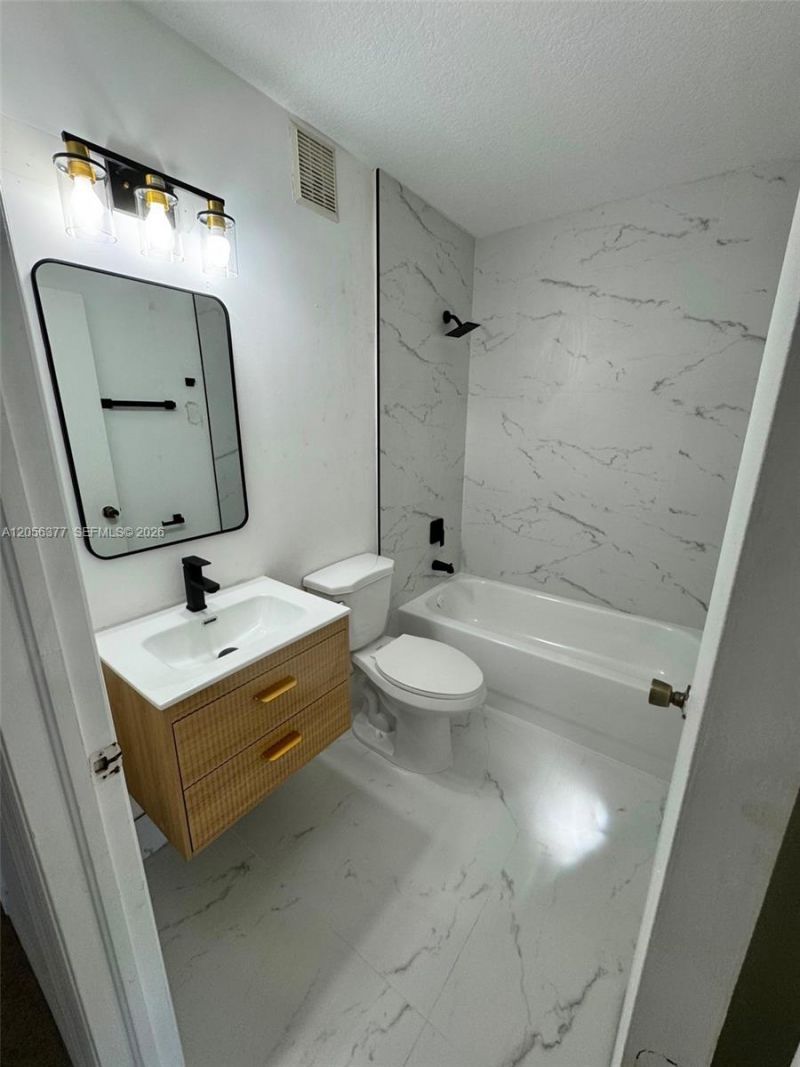 3415 NE 9th Dr, Unit 202, Homestead, FL 33033 Photo
