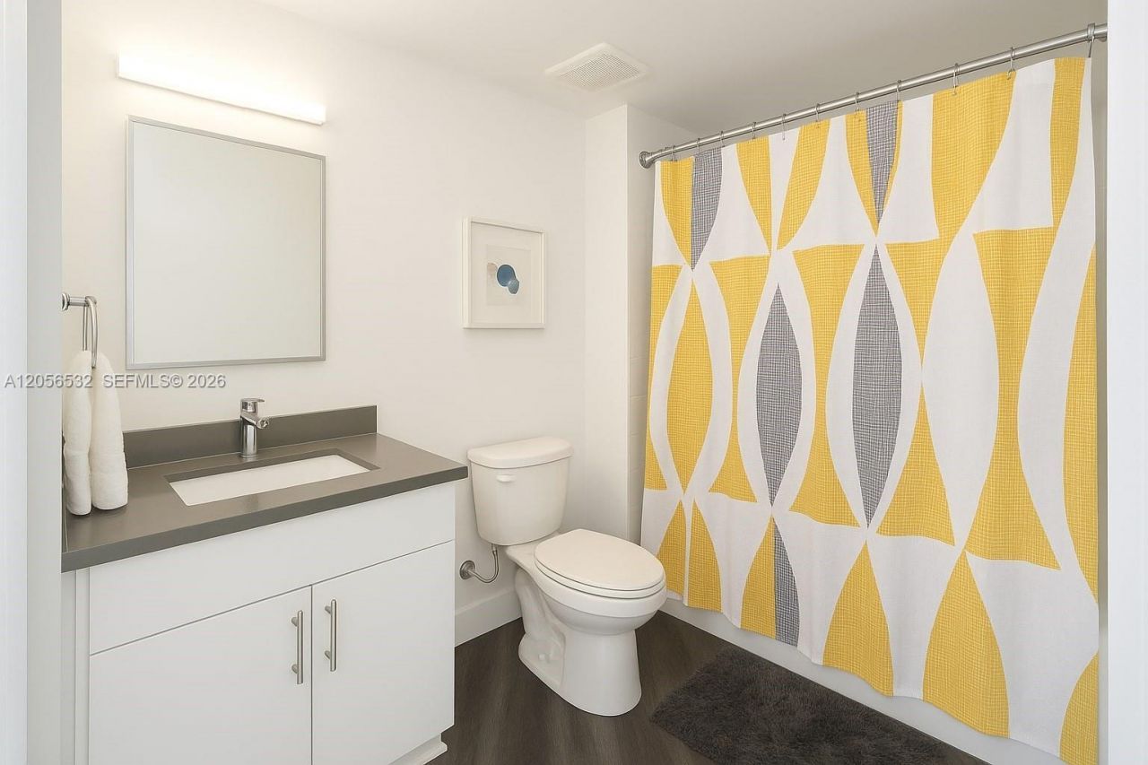 5880 Collins Ave , Unit 703, Miami Beach, FL 33140 Photo
