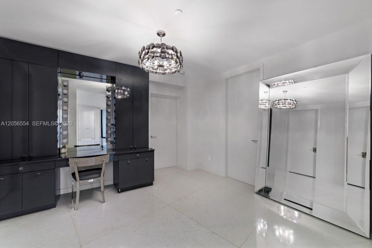 18555 Collins Ave , Unit 5201, Sunny Isles Beach, FL 33160 Photo