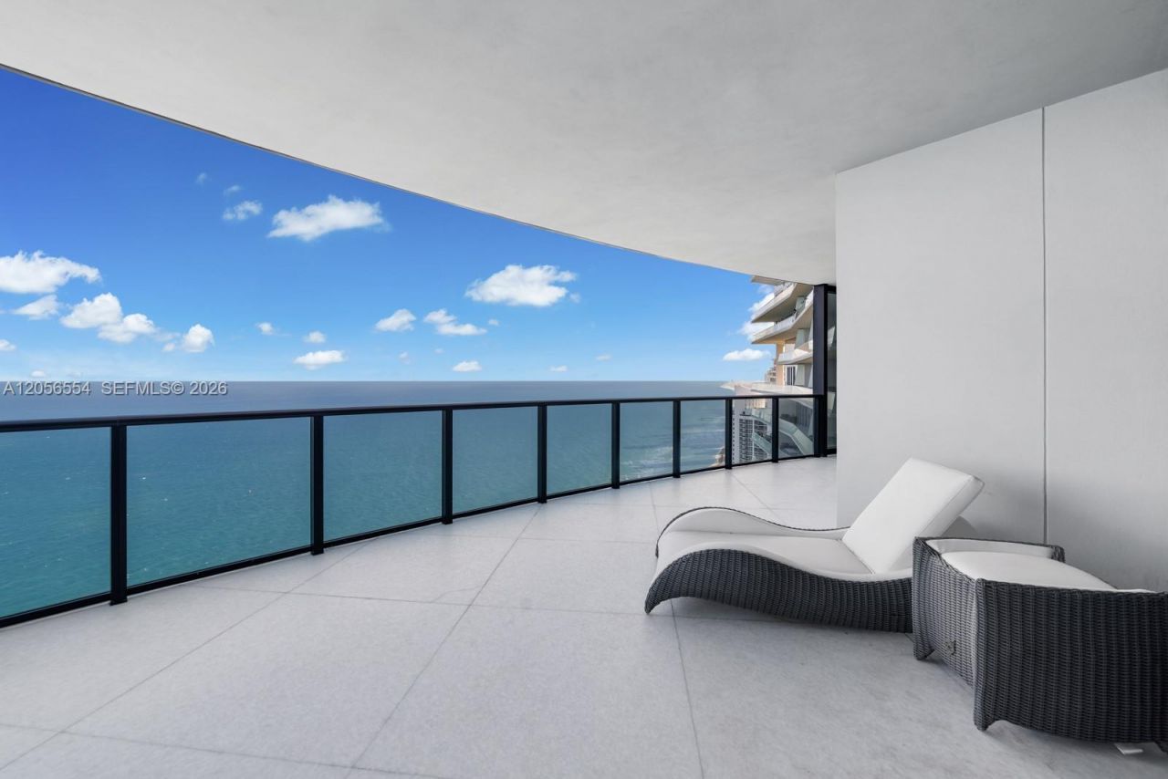 18555 Collins Ave , Unit 5201, Sunny Isles Beach, FL 33160 Photo
