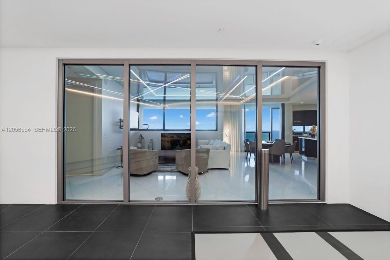 18555 Collins Ave , Unit 5201, Sunny Isles Beach, FL 33160 Photo
