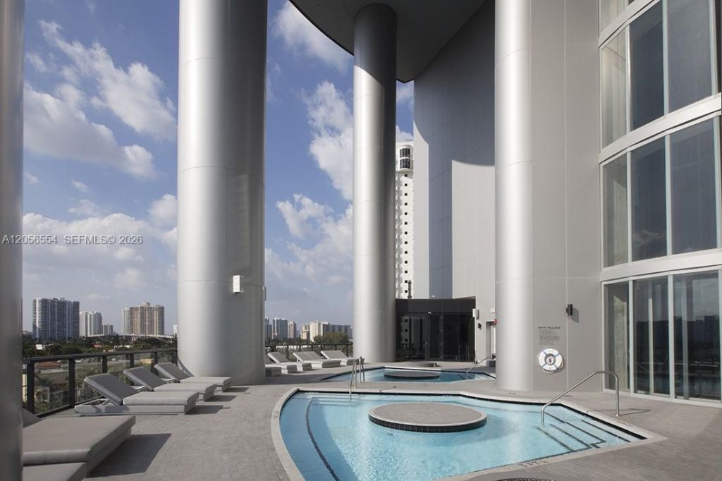 18555 Collins Ave , Unit 5201, Sunny Isles Beach, FL 33160 Photo