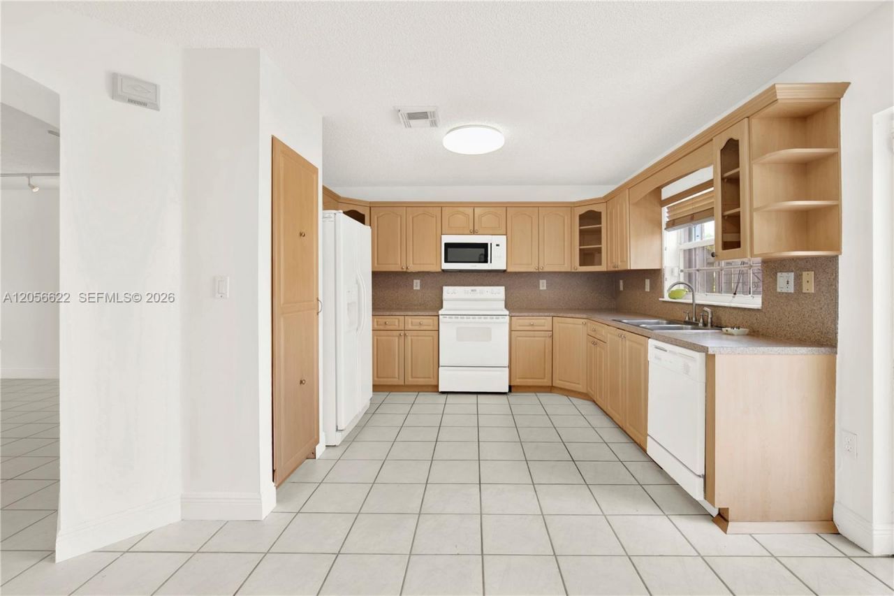 16301 SW 100th Ter, Unit ., Miami, FL 33196 Photo