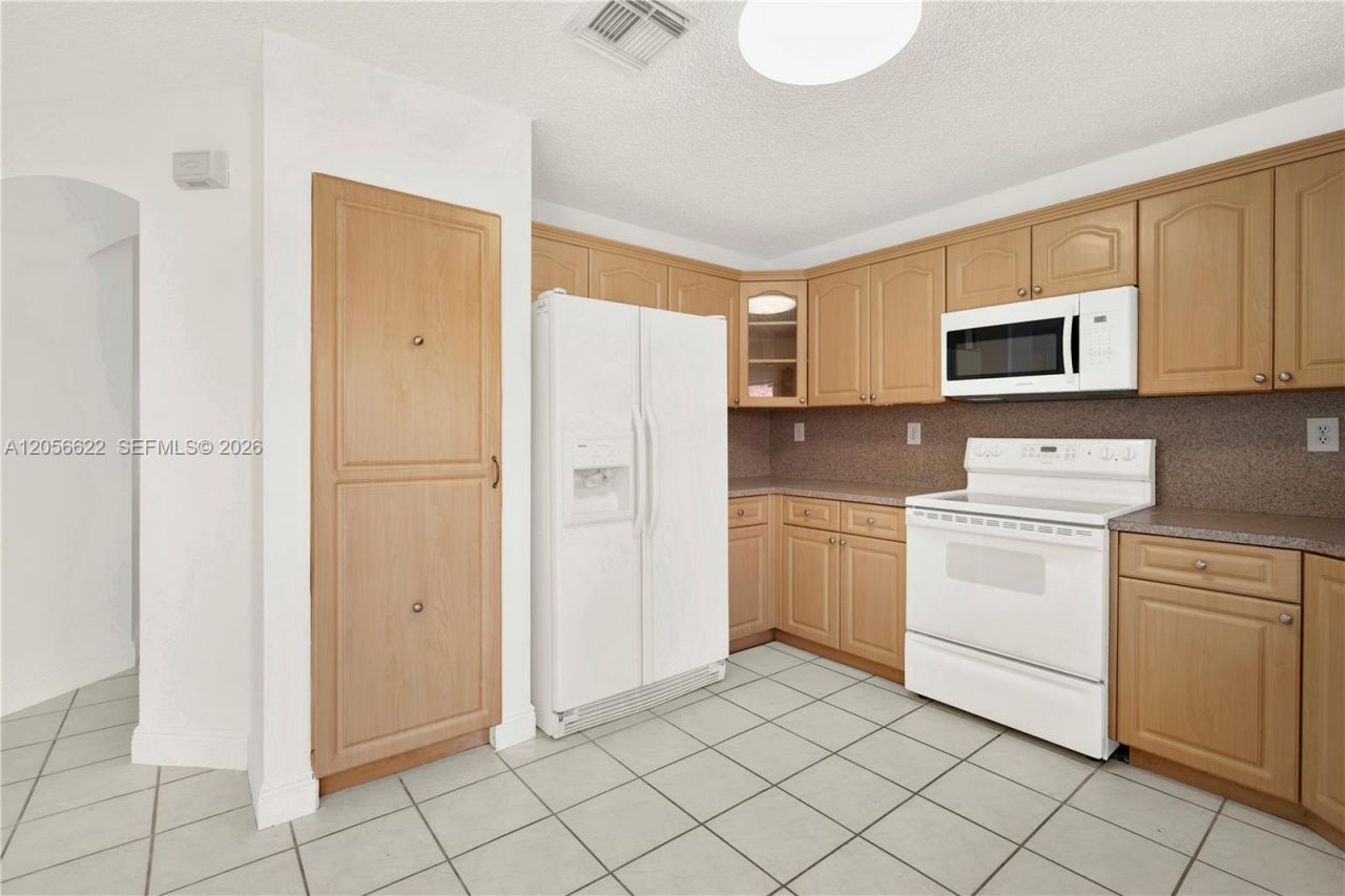 16301 SW 100th Ter, Unit ., Miami, FL 33196 Photo