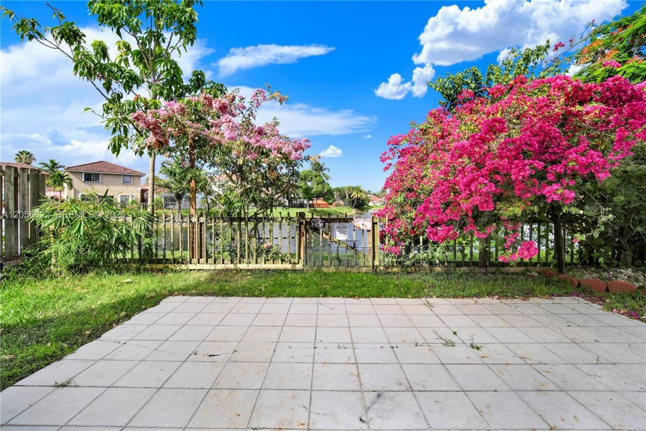 16301 SW 100th Ter, Unit ., Miami, FL 33196 Photo