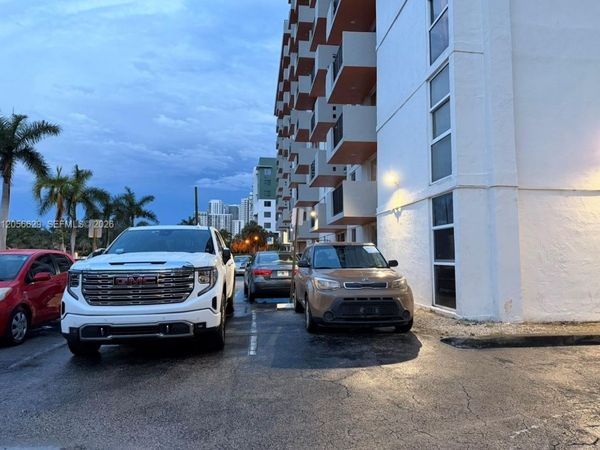2075 NE 164th St , Unit 204, North Miami Beach, FL 33162