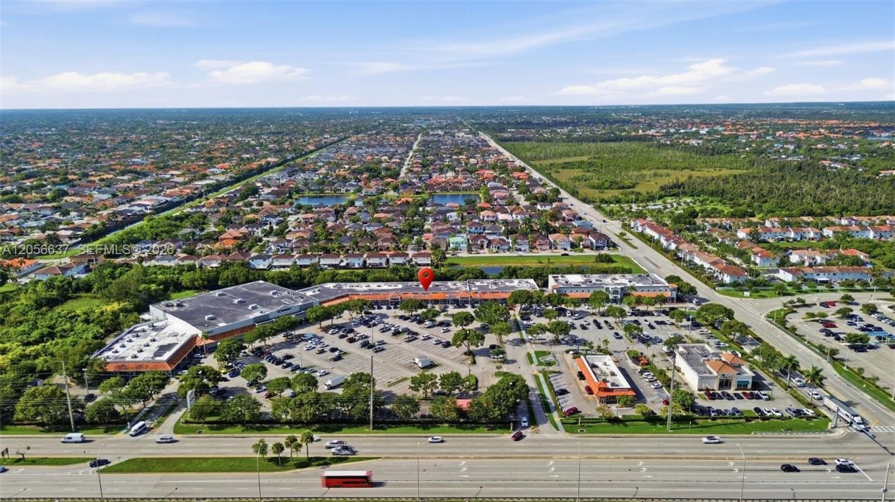 Smoke Shop For Sale In Tamiami , Kendall, FL 33184 Photo