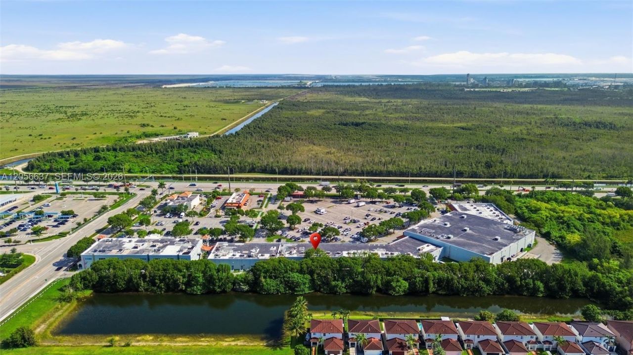 Smoke Shop For Sale In Tamiami , Kendall, FL 33184 Photo