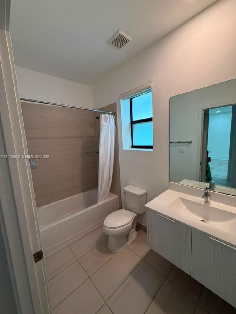 7865 NW 104th Ave, Unit 1, Doral, FL 33178 Photo