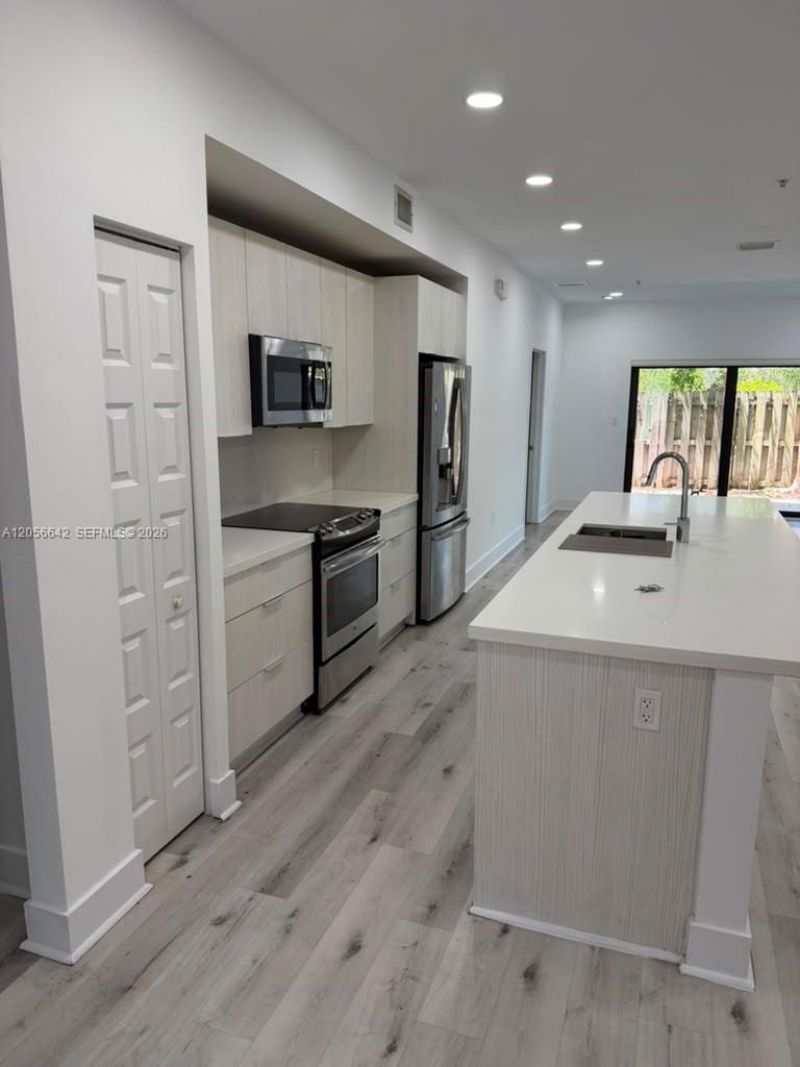 7865 NW 104th Ave, Unit 1, Doral, FL 33178 Photo