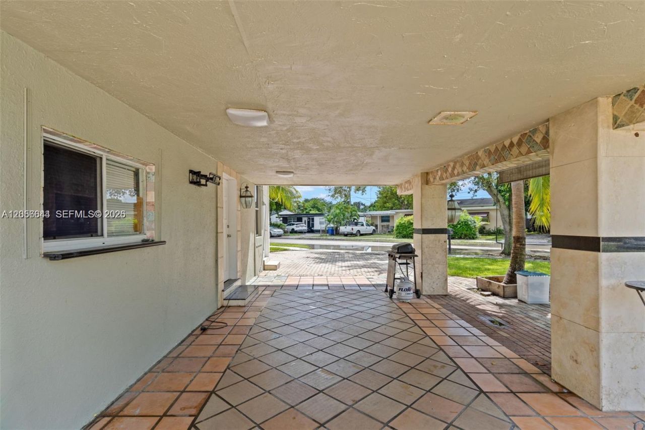 6045 Dawson St , Hollywood, FL 33023 Photo