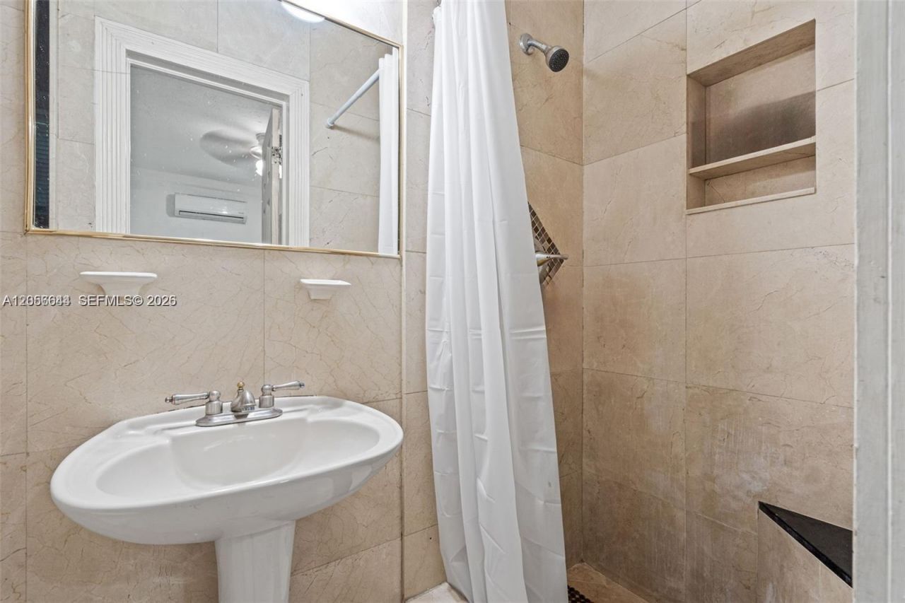6045 Dawson St , Hollywood, FL 33023 Photo