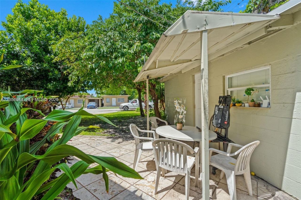 6045 Dawson St , Hollywood, FL 33023 Photo