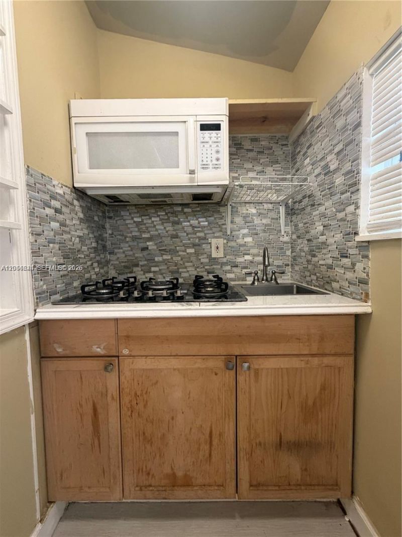 6045 Dawson St , Hollywood, FL 33023 Photo