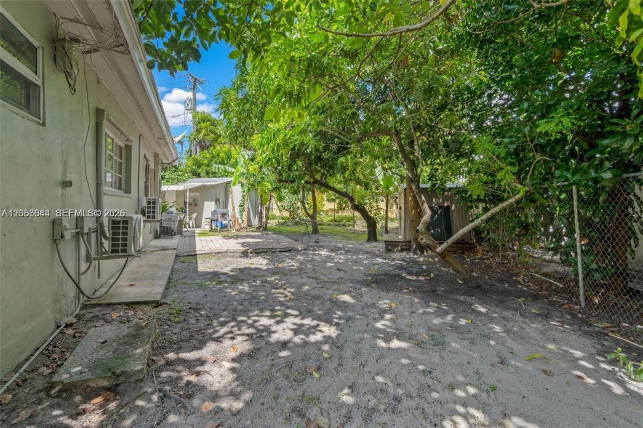 6045 Dawson St , Hollywood, FL 33023 Photo