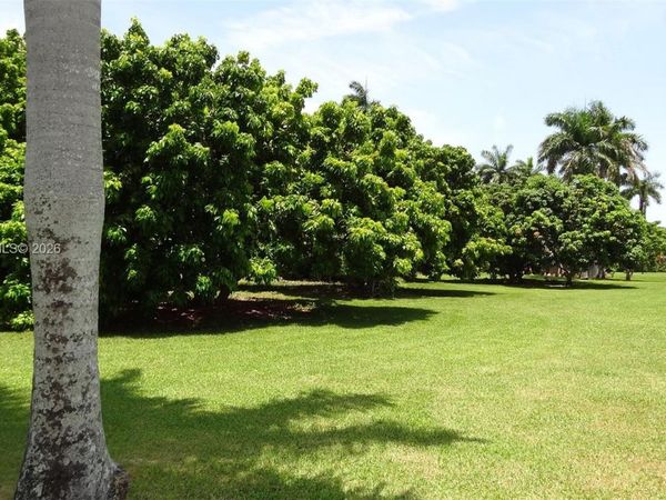 4 Av NE 152 St , Biscayne Gardens, FL 33162