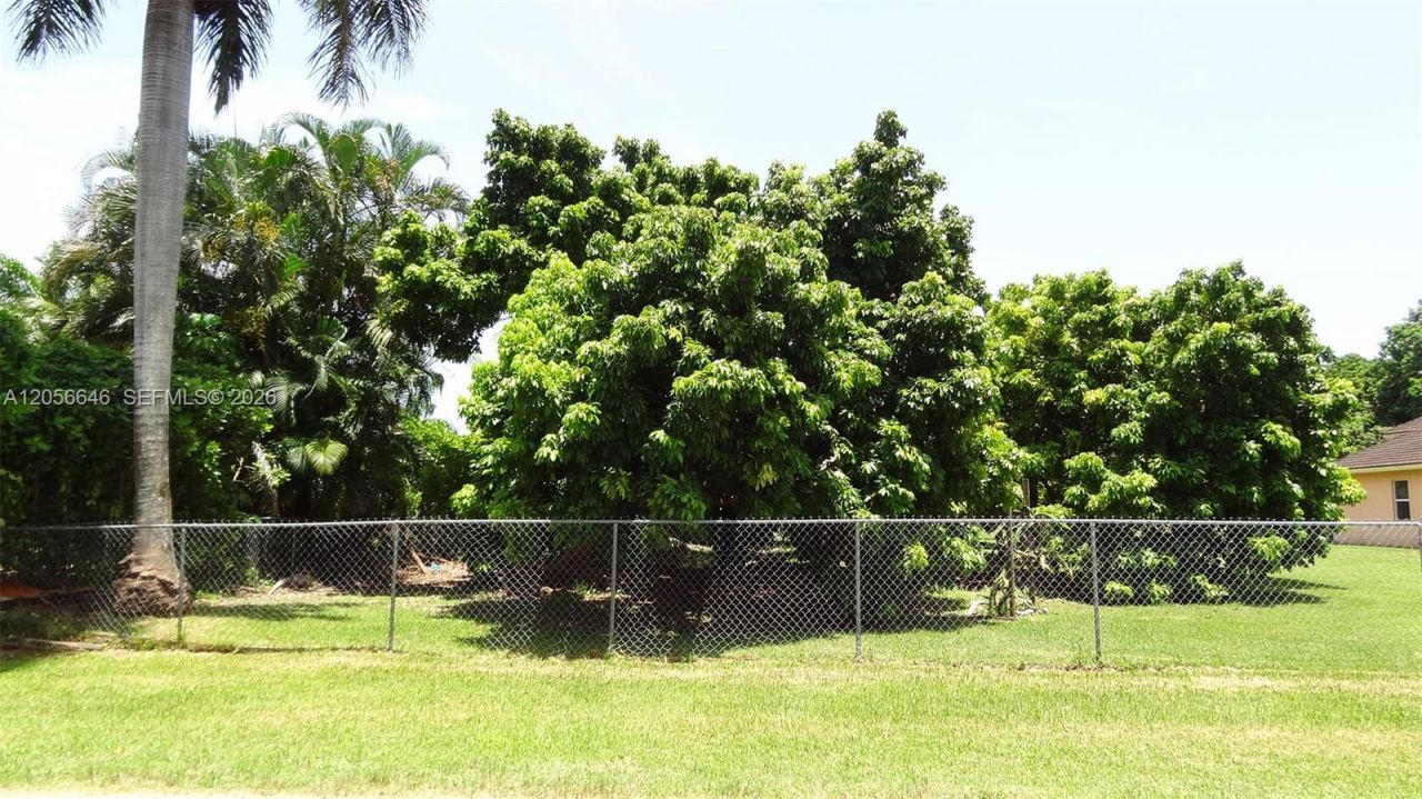 4 Av NE 152 St , Biscayne Gardens, FL 33162 Photo