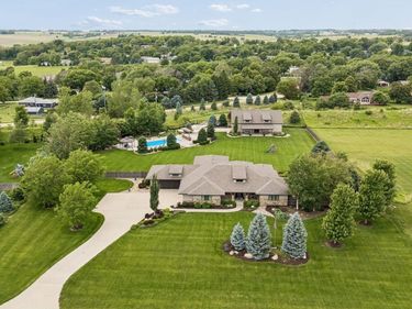18424 Thayer Street, Bennington, NE 68007