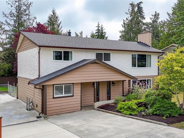 104 Pym St S, Parksville, BC V9P 1E9