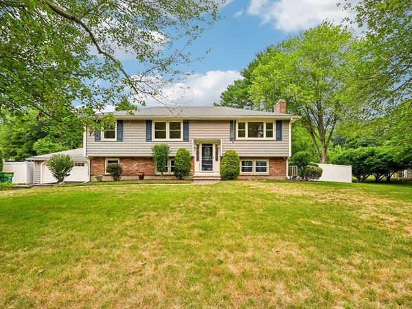 40 Scout Ln, North Attleboro, MA 02760